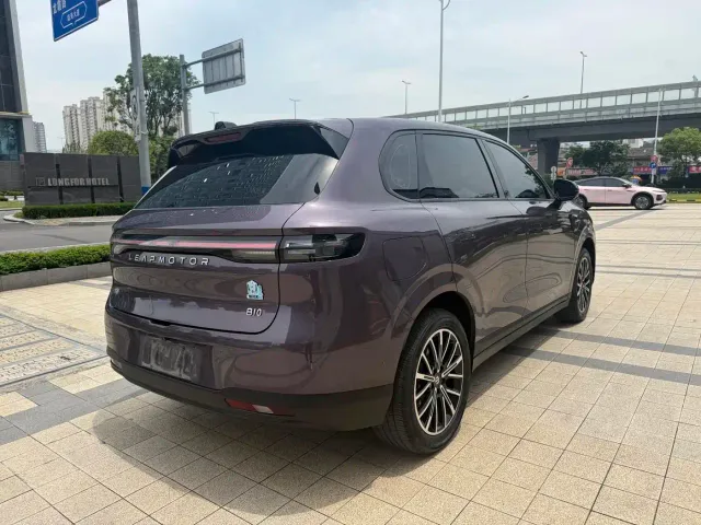 Leapmotor B10 — Фото автомобиля 13