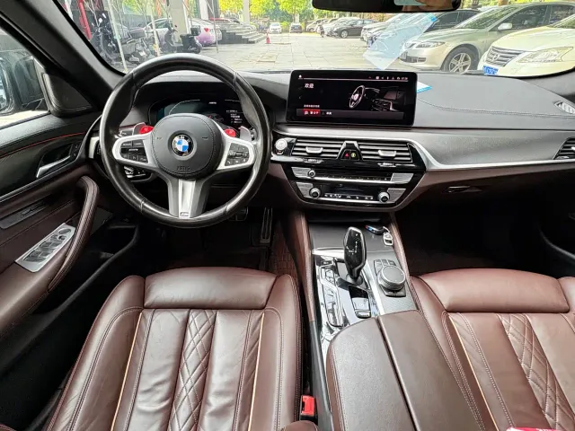 BMW 5 Series — Фото автомобиля 7