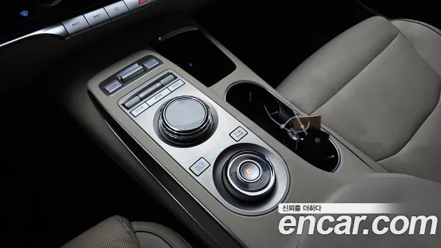 Genesis GV70 — Фото автомобиля 12