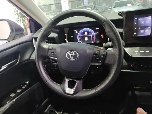Toyota Camry — Фото автомобиля 10