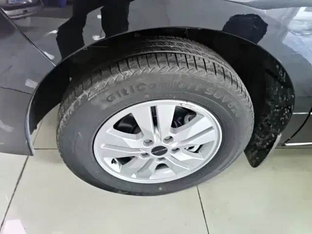 Forthing Fengxing M7 — Фото автомобиля 22