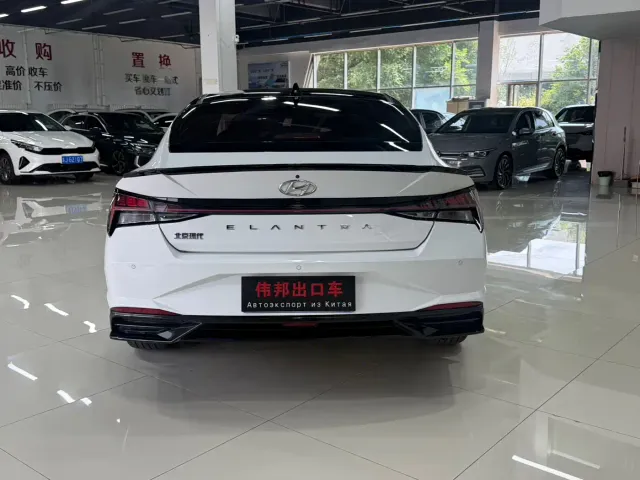 Hyundai Elantra — Фото автомобиля 5