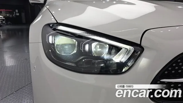 Mercedes-Benz E-Class — Фото автомобиля 7