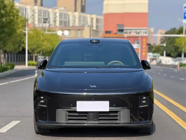 Li Auto i6 — Фото автомобиля 2