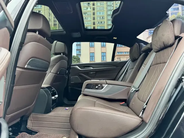 BMW BMW 5 Series 2022 530Li Exclusive M Sport Package — Фото автомобиля 9