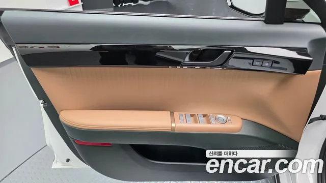 Hyundai Grandeur GN7 — Фото автомобиля 13