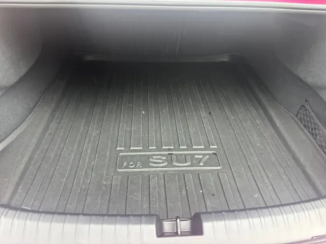 Xiaomi SU7 — Фото автомобиля 12