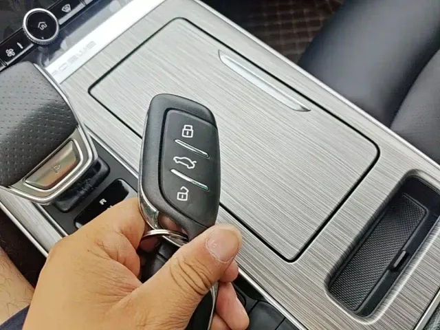 Roewe RX5 — Фото автомобиля 16