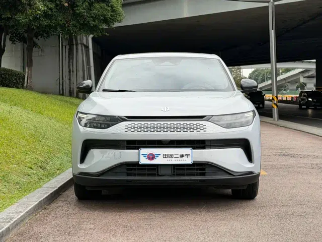 Leapmotor C11 — Фото автомобиля 2
