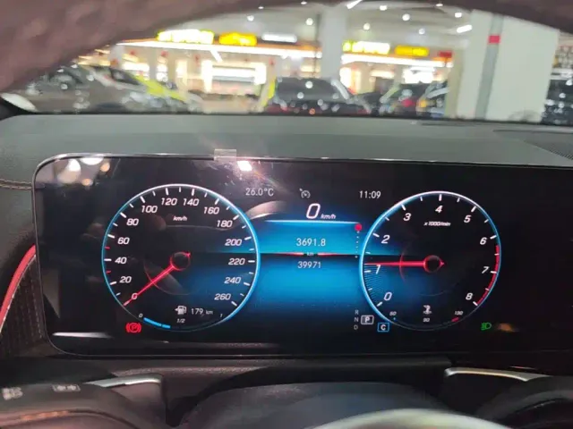 Mercedes-Benz GLB-Class — Фото автомобиля 11