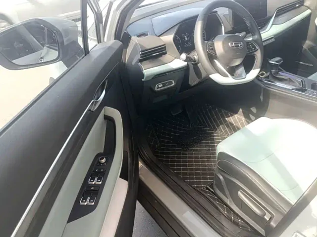 Geely Emgrand S — Фото автомобиля 15