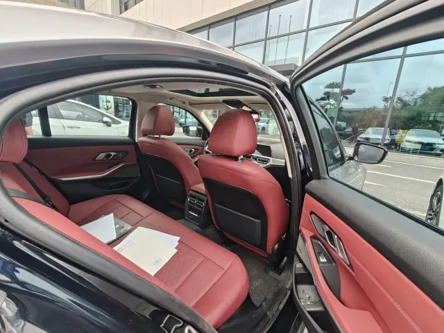 BMW 3 Series — Фото автомобиля 6