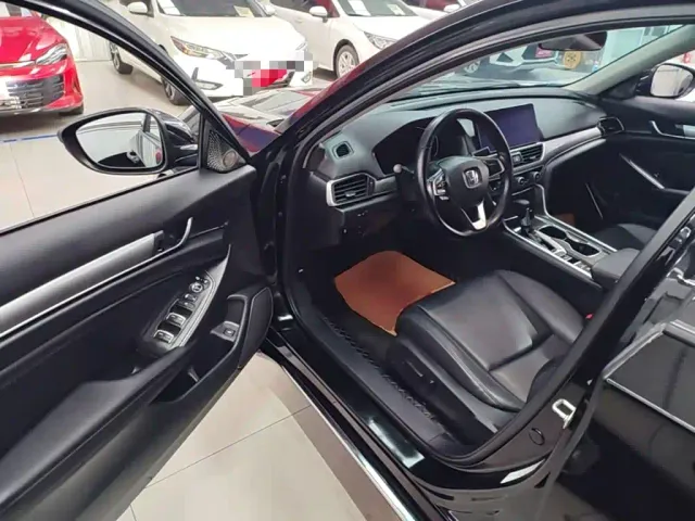 Honda Accord — Фото автомобиля 14