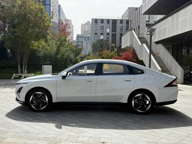 Wuling Starlight — Фото автомобиля 3