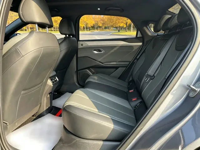 BYD Qin L — Фото автомобиля 12