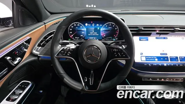 Mercedes-Benz E-Class — Фото автомобиля 13