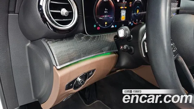Mercedes-Benz E-Class W213 — Фото автомобиля 30