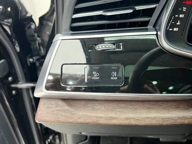 Audi Q7 — Фото автомобиля 11