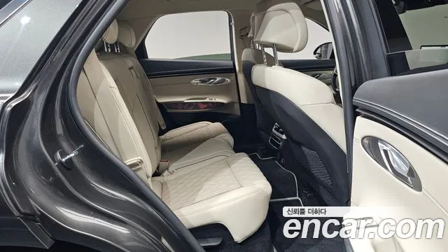 Genesis GV70 — Фото автомобиля 18