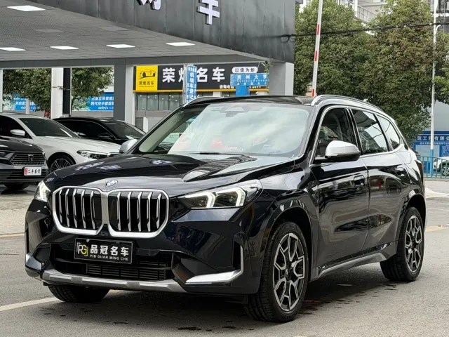 Фотография автомобиля — BMW X1