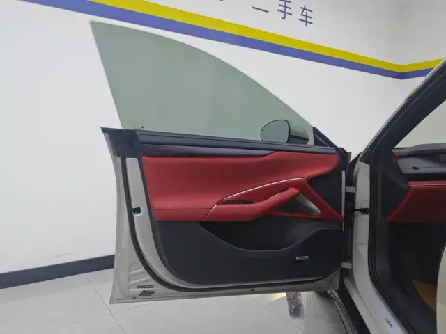 Xiaomi SU7 — Фото автомобиля 7