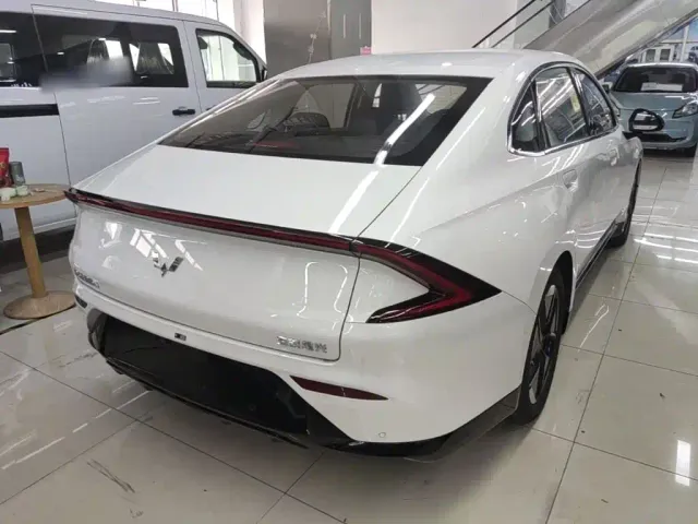 Wuling Starlight — Фото автомобиля 6