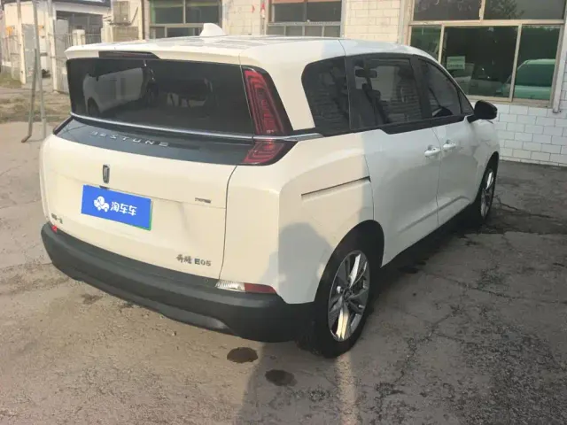 Bestune NAT — Фото автомобиля 3