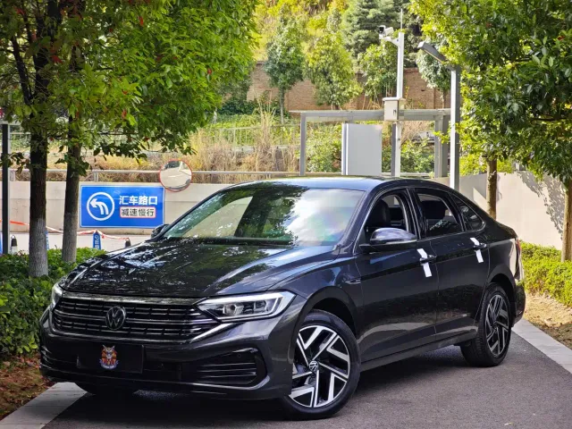 Фотография автомобиля — Volkswagen Sagitar
