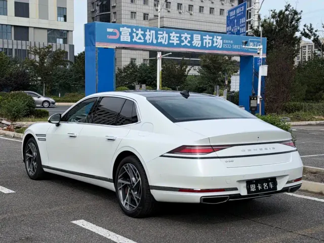 Genesis G90 — Фото автомобиля 7