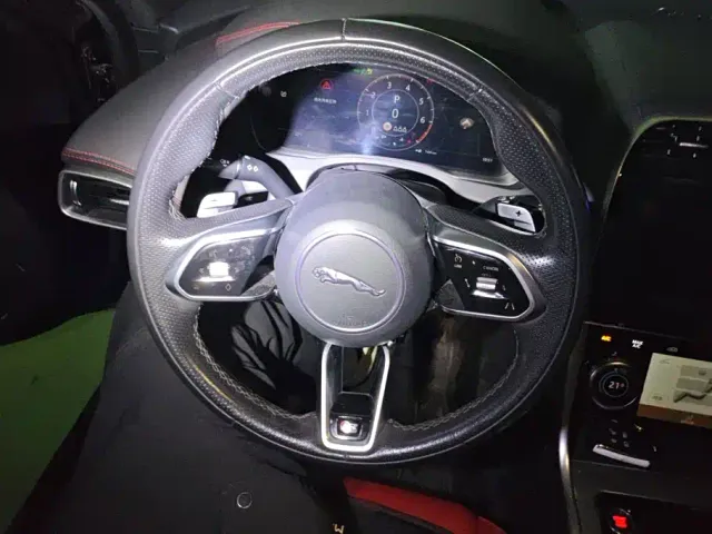Jaguar XEL — Фото автомобиля 15