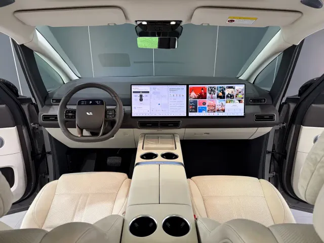 Li Auto MEGA — Фото автомобиля 18