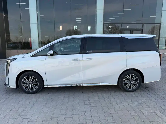 GAC Trumpchi M8 — Фото автомобиля 3