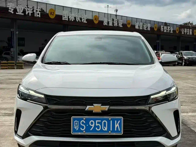 Chevrolet Monza — Фото автомобиля 3