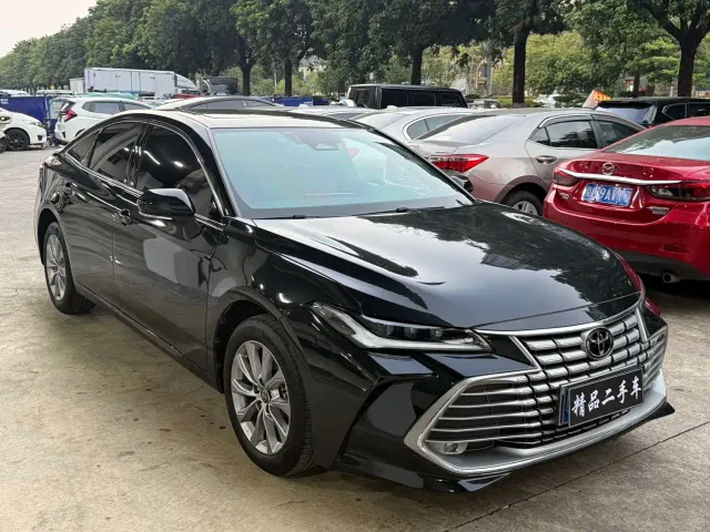 Toyota Avalon — Фото автомобиля 3