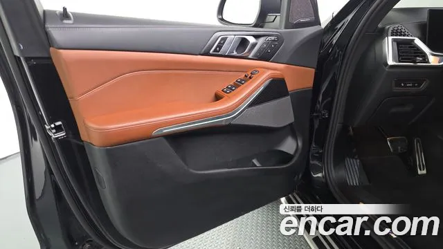 BMW X7 — Фото автомобиля 23