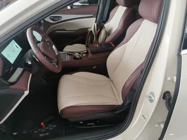 BYD Seal 07 DM-i — Фото автомобиля 14