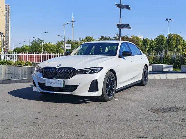 Фотография автомобиля — BMW i3
