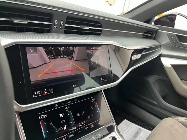 Audi A7L — Фото автомобиля 10