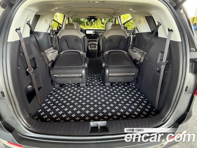 Kia Carnival Generation 4 — Фото автомобиля 16