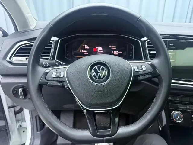 Volkswagen T-Roc — Фото автомобиля 16