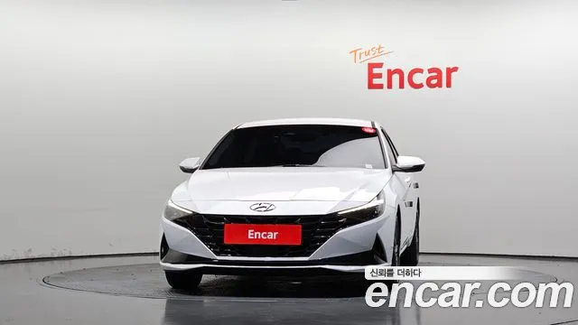 Hyundai Avante CN7 — Фото автомобиля 3