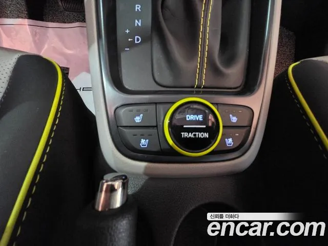 Hyundai Venue — Фото автомобиля 15