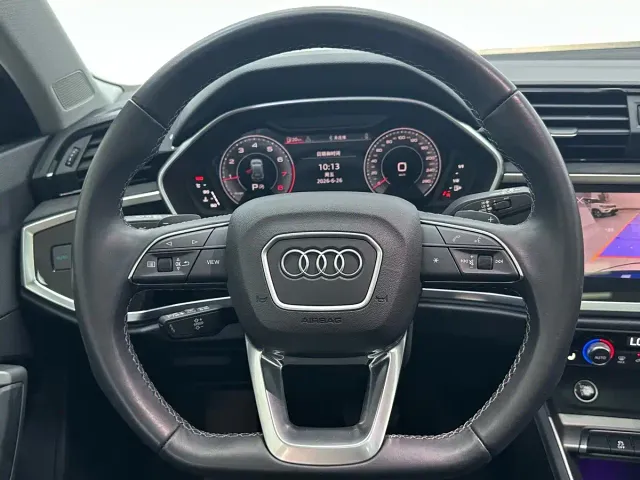 Audi Q3 — Фото автомобиля 11