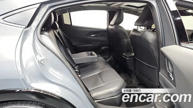 Toyota Prius Generation 5 — Фото автомобиля 11