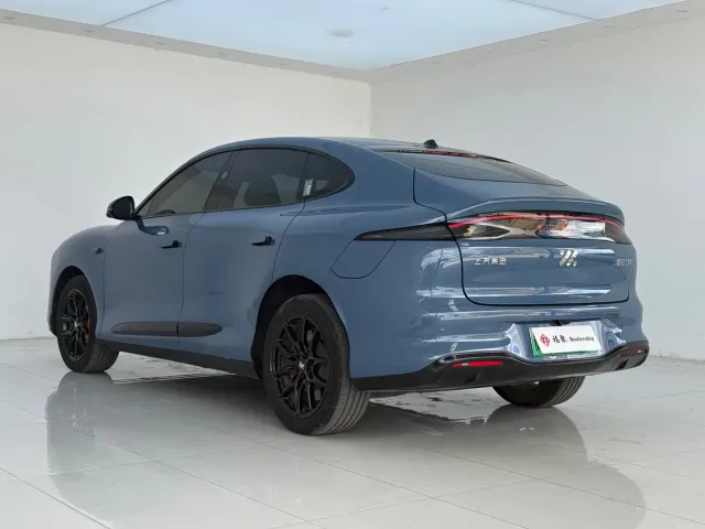 IM Motors LS6 — Фото автомобиля 23