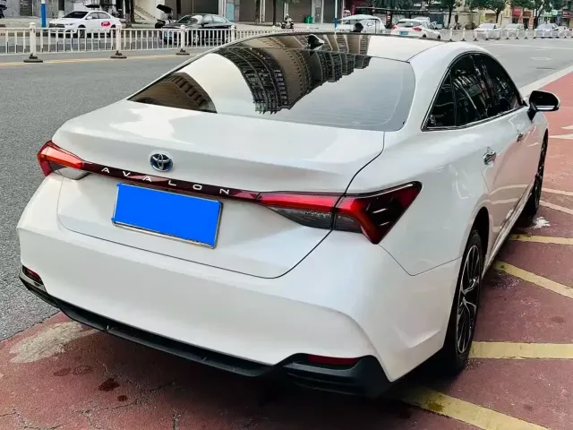 Toyota Avalon — Фото автомобиля 4