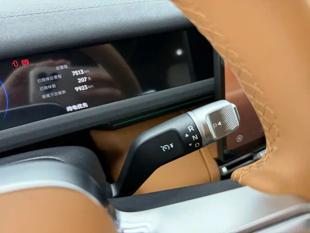 iCAR V27 — Фото автомобиля 17
