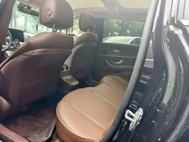 Mercedes-Benz E-Class — Фото автомобиля 6