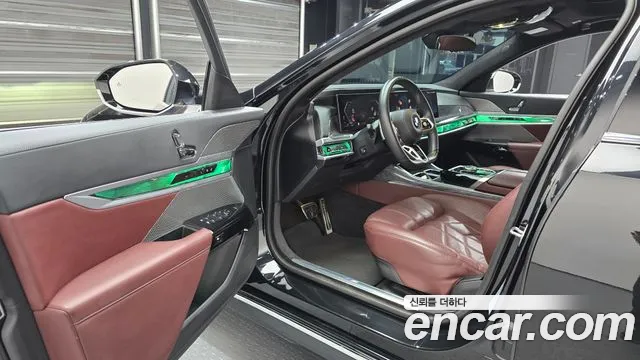 BMW 7-Series 7 серия (G70) 740i sDrive M Sport — Фото автомобиля 10