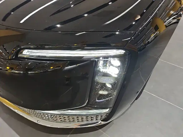 Zunjie Zunjie S800 2025 Model Pure Electric Starlight Premium Edition 5-Seater — Фото автомобиля 23